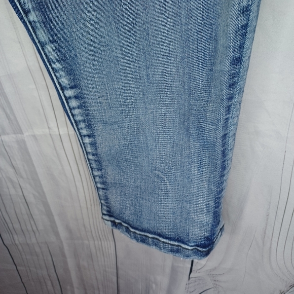 Judy Blue Boyfriend Fit Button-Fly Women's Blue Distressed Jeans - Picture 8 of 16